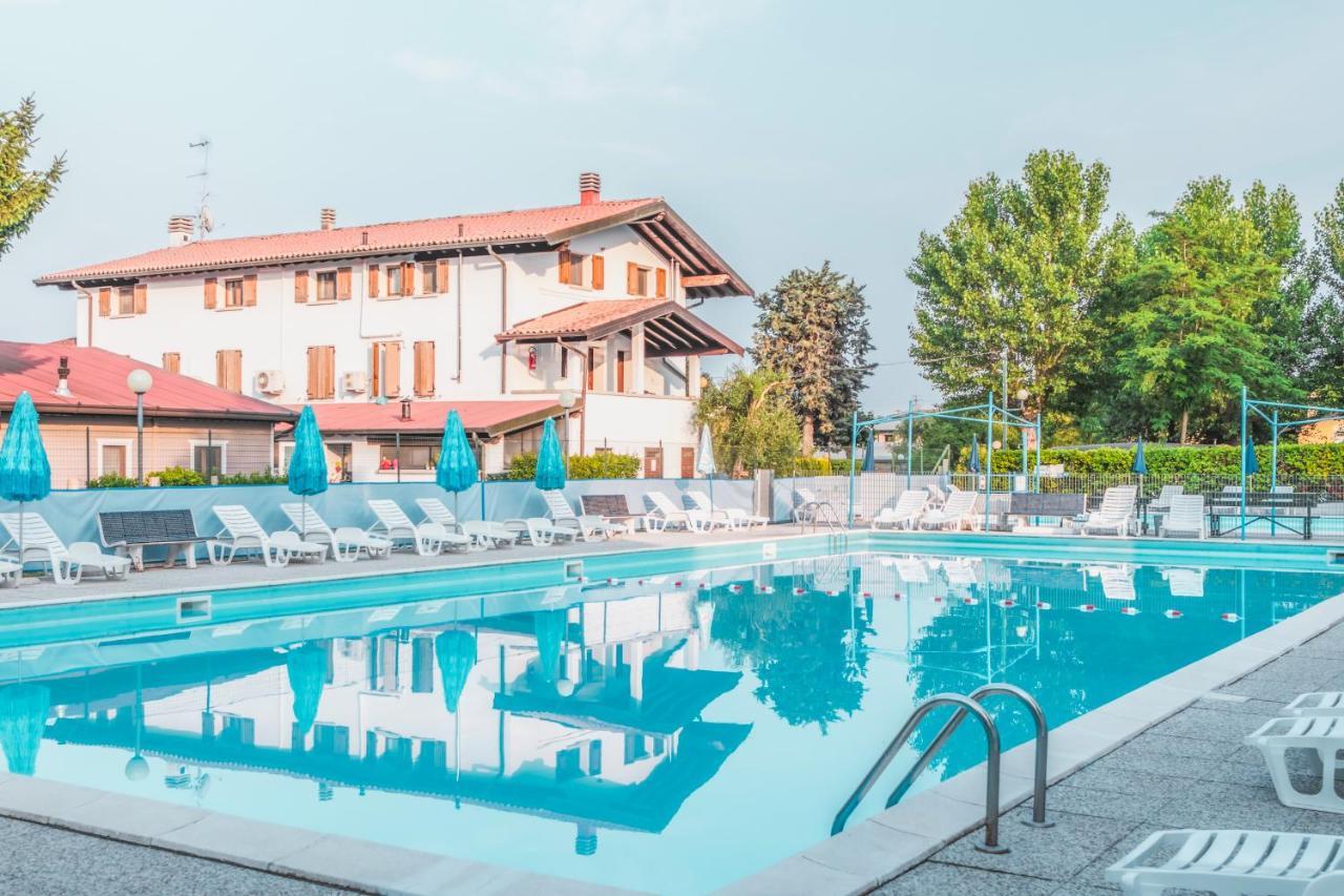 Campeggio Trevisago Iris Park Moniga del Garda Buitenkant foto