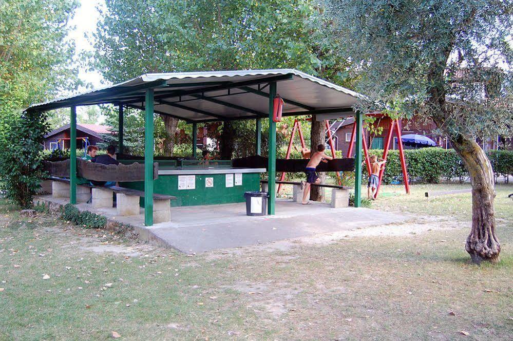 Campeggio Trevisago Iris Park Moniga del Garda Buitenkant foto